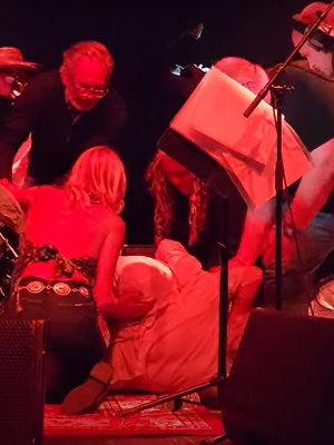 The Brian Jonestown Massacre: Schlägerei auf der Bühne