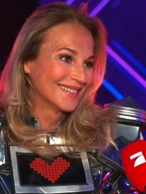 The Masked Singer: Caroline Beil gibt den Roboter