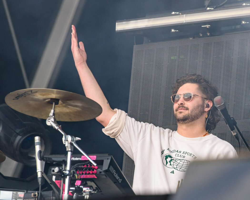 Nina Chuba – On drums. (8/18) – Die deutsche Rapperin und Sängerin hat ...