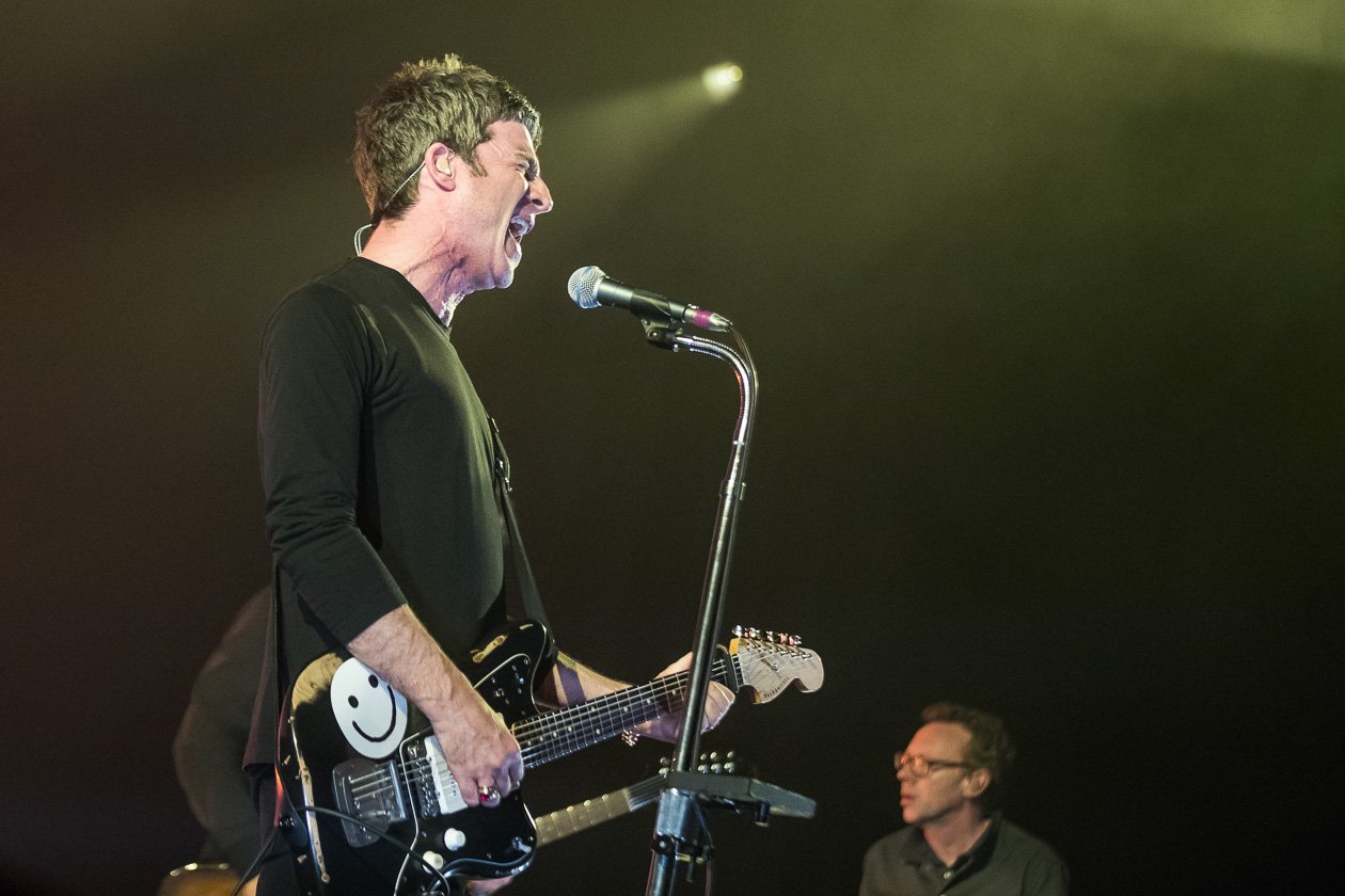 Noel Gallagher's High Flying Birds Noel live. (12/20) Noel und Band