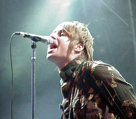 Oasis live auf dem Gurtenfestival bei Bern (2001) – Liam