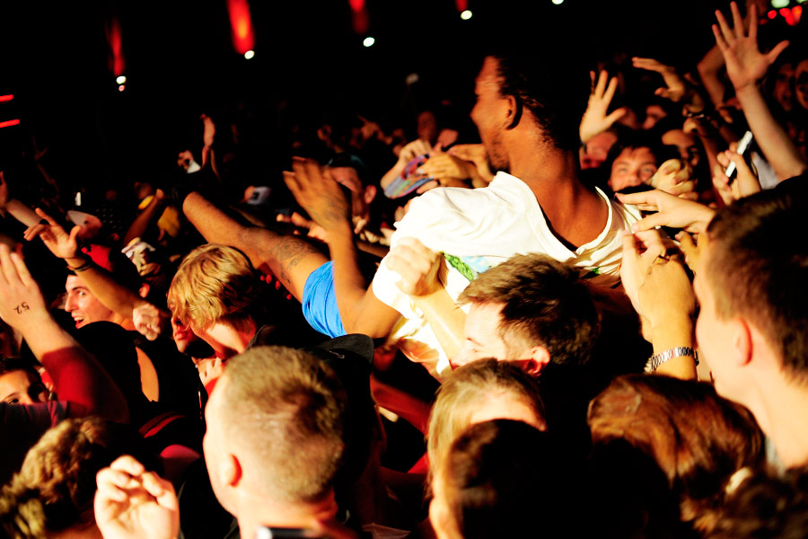 Odd Future Wolf Gang Kill Them All – Hiphop-Invasion in der Live Music Hall: Odd Future in Köln – Tyler The Creater hüpft erstmal ins Publikum