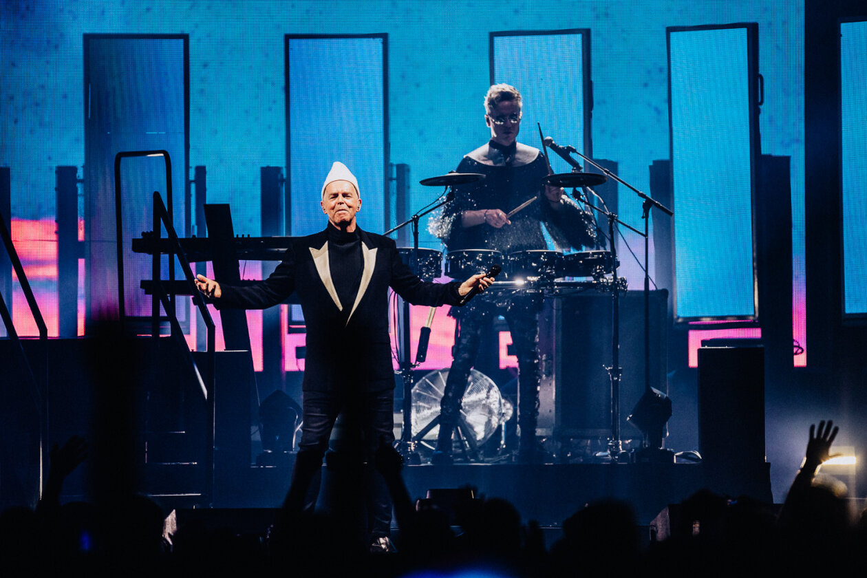 pet-shop-boys-pet-shop-boys-4-26-hits-hits-hits-neil-tennant