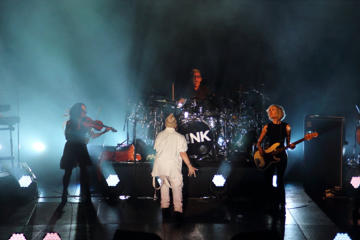 Pink – P!nk spielt ein intimes "Beautiful Trauma"-Konzert in Deutschland. – P!nk in Berlin.