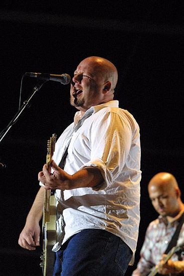 Pixies – Alle, wirklich alle Augen glänzten: Frank Black plus Mannschaft rockten so, als wäre noch 1988. – But they told me, he swears