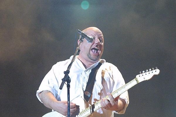 Pixies – Alle, wirklich alle Augen glänzten: Frank Black plus Mannschaft rockten so, als wäre noch 1988. – Your head will collapse