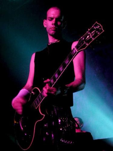 Placebo – Im ausverkauften Zürcher Volkshaus gab die Band um Brian Molko ein mitreißendes Konzert. – 