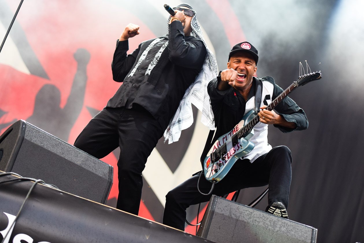 Prophets Of Rage – RATM + Public Enemx + Cypress Hill stürmen die Bühne. – B-Real und Tom.