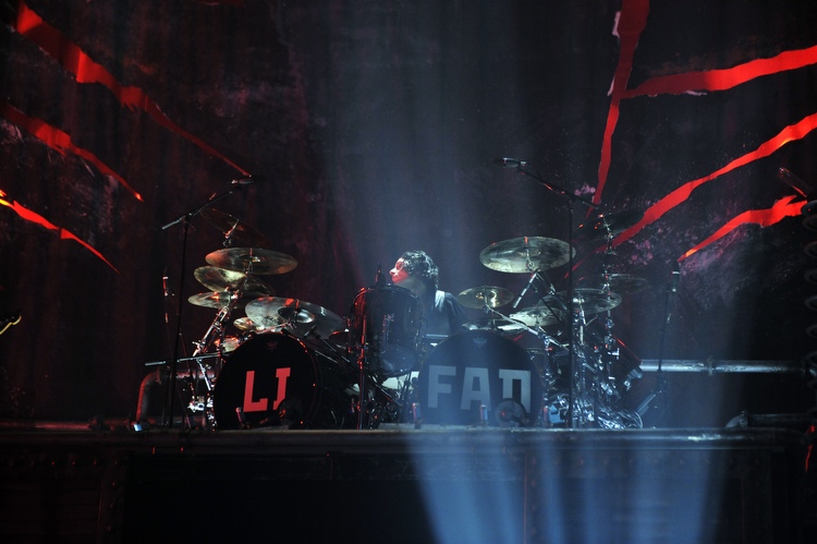 Zensur hin oder her: Rammstein live 2009. – Drummer Christoph Schneider.