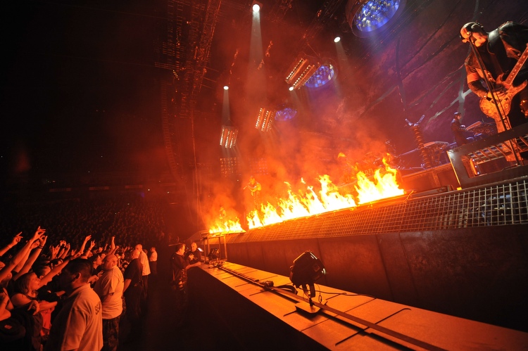 Zensur hin oder her: Rammstein live 2009. – ... ohne Pyrotechnik!