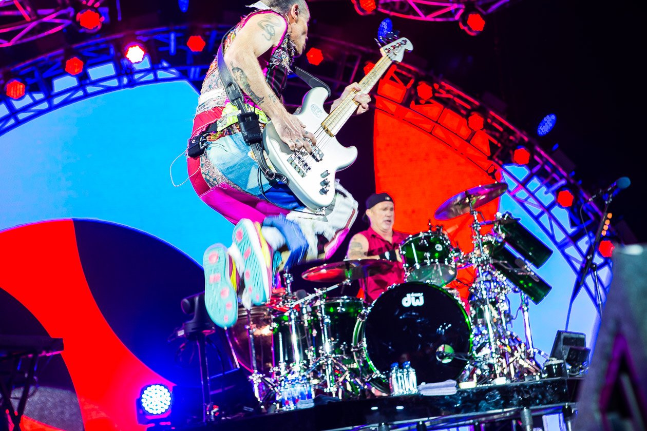 Red Hot Chili Peppers – Headliner am Festivalsamstag. – Flea und Chad Smith - Red Hot Rhythms.