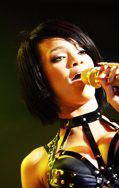 Rihanna – Die Barbie aus Barbados steht auf Lack und Leder. – 
