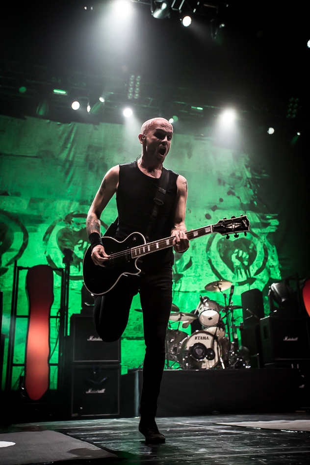 Rise Against – Die "Black Market"-Tour machte Halt am  Main. – Gitarrist Zach.