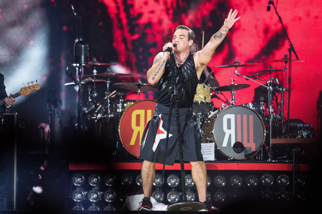 Robbie Williams – Weit über 40.000 wollten den britischen Popstar auf der Bühne erleben. – ... und der Boss.