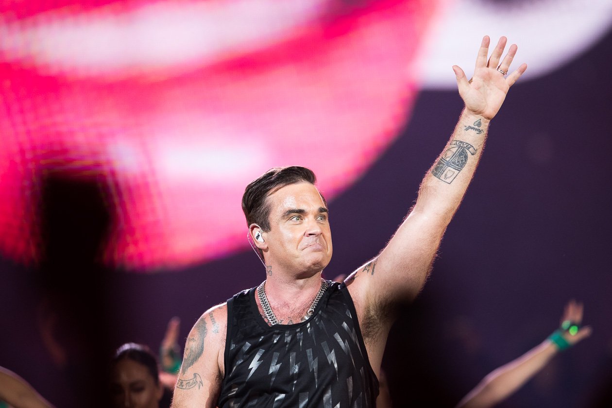 Robbie Williams – Weit über 40.000 wollten den britischen Popstar auf der Bühne erleben. – Live on stage.