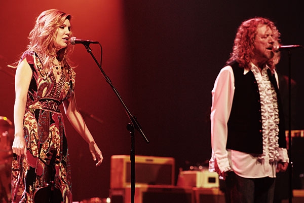Robert Plant mit Alison Krauss live in Düsseldorf. – 