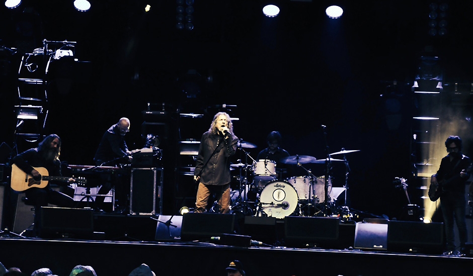 Der Led Zeppelin-Sänger beim Live At Sunset-Festival. – Robert Plant und die Sensational Space Drifters: &quot;Wir spielen 'Country & Eastern'&quot;.