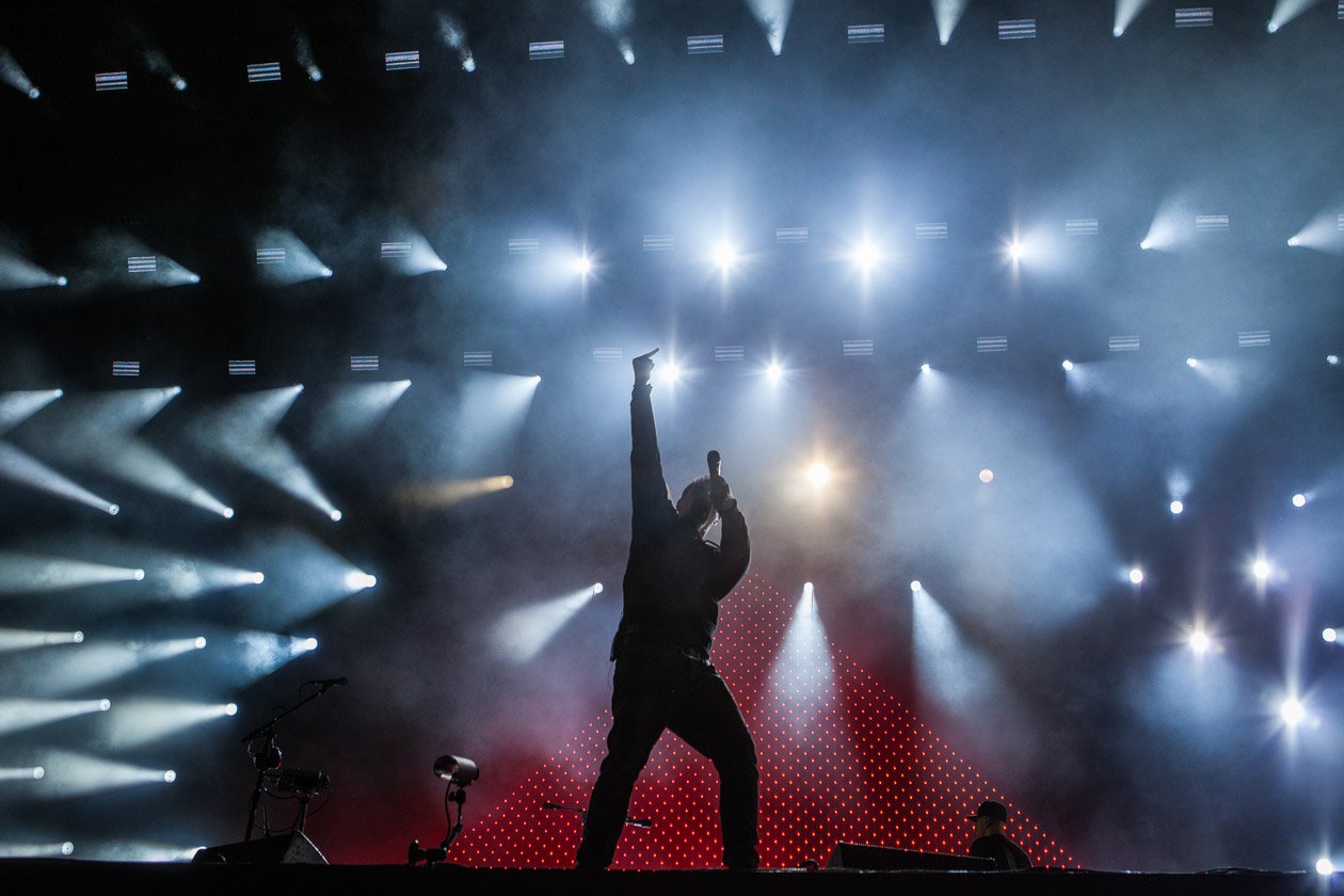 System Of A Down – Heiß herbei ersehnt: Serj Tankian und Band. – Licht!