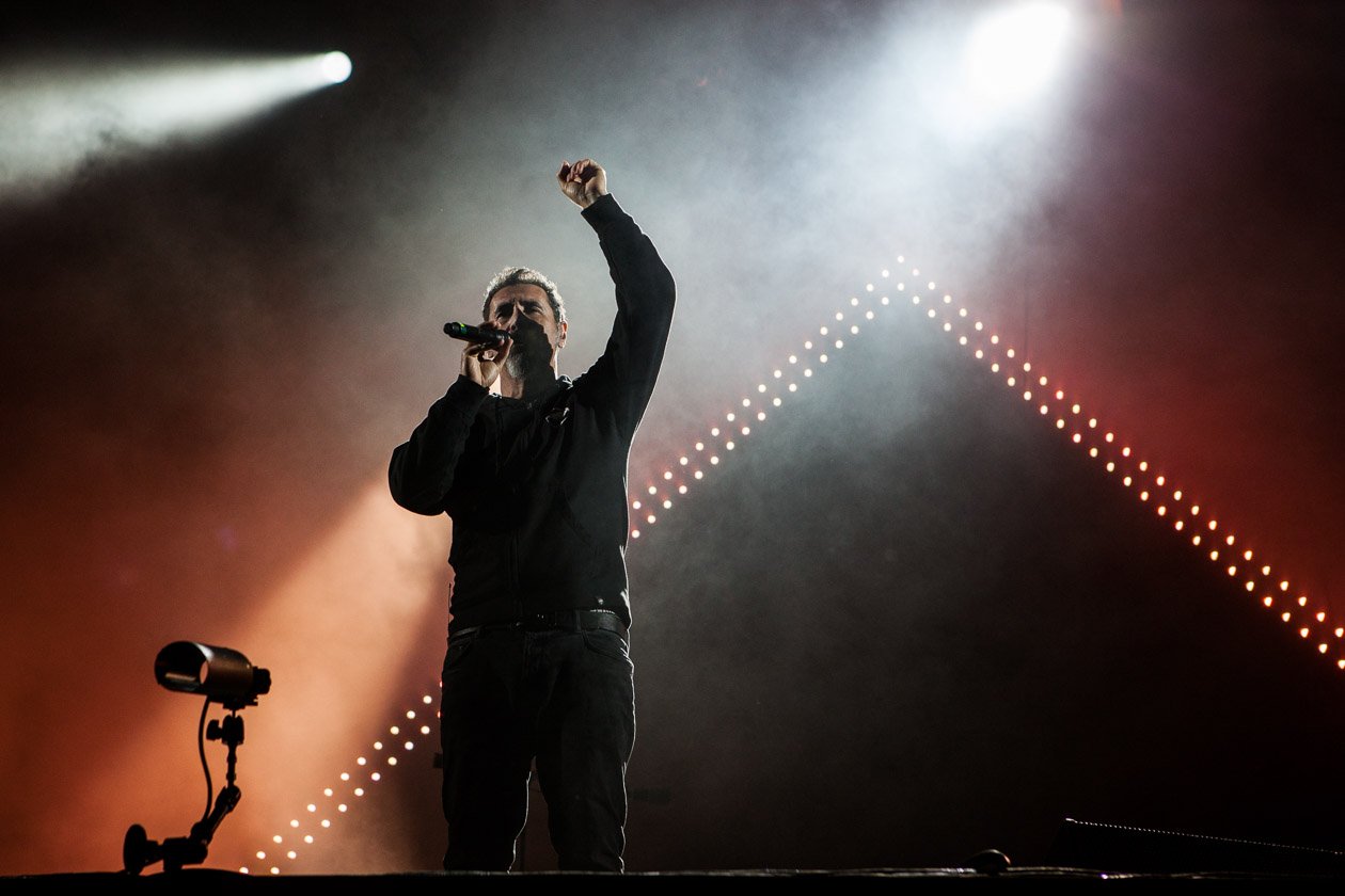 System Of A Down – Heiß herbei ersehnt: Serj Tankian und Band. – Serj.