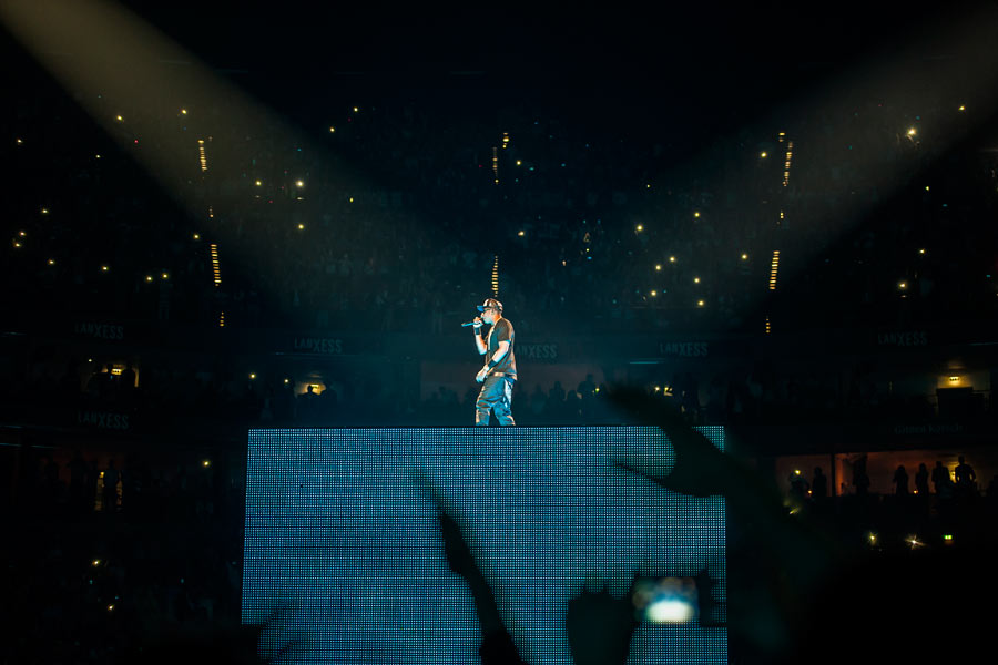 The Throne – You are now watching the throne! – Jay-Z