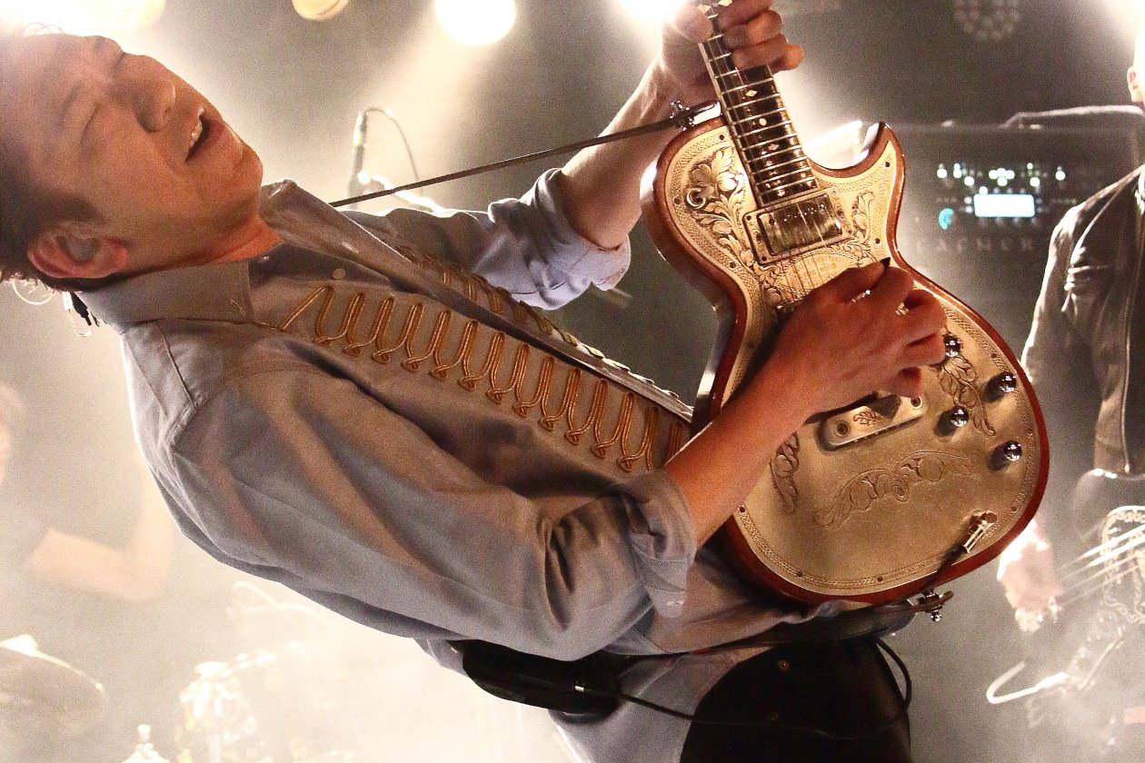 Tomoyasu Hotei Tomoyasu Hotei. (2/8) Ein Japaner in der Hauptstadt