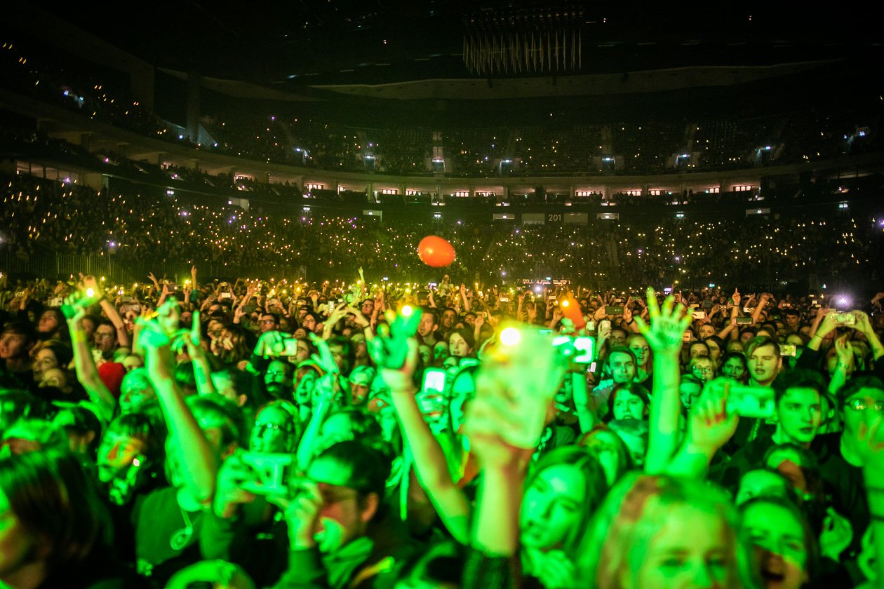 Zwei Mann on stage und die Arena voll. – Twenty One Pilots.