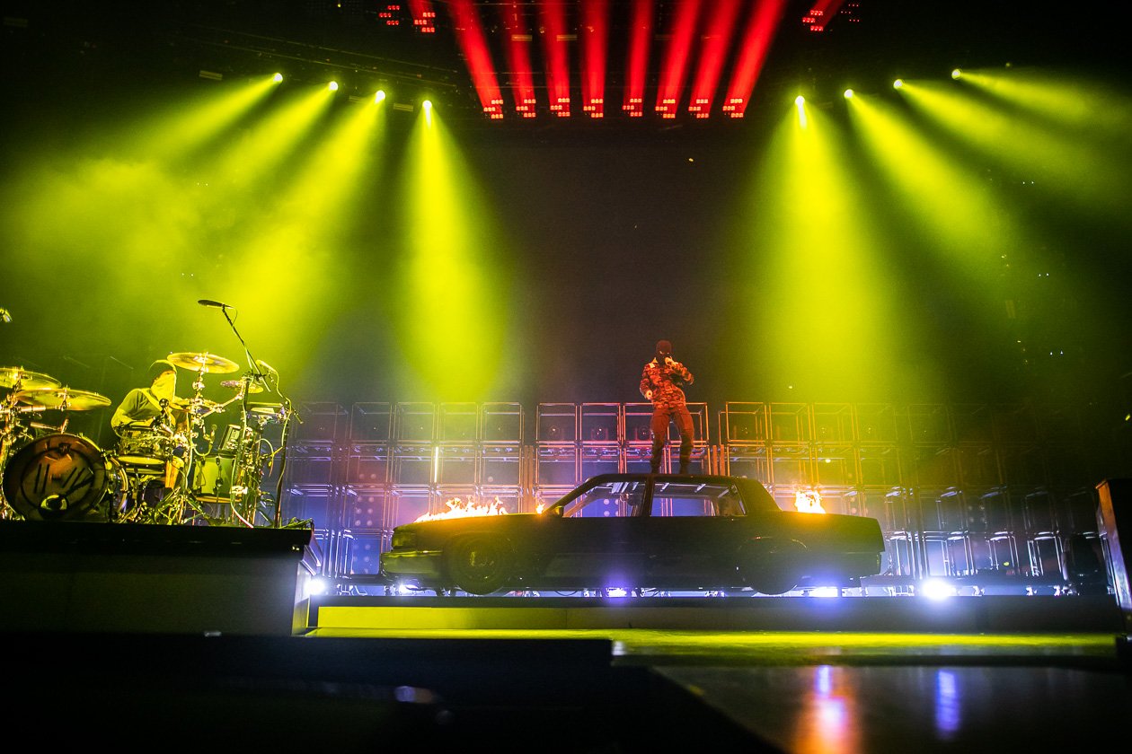 Twenty One Pilots Twenty One Pilots. (20/23) Zwei Mann on stage und die Arena voll. laut