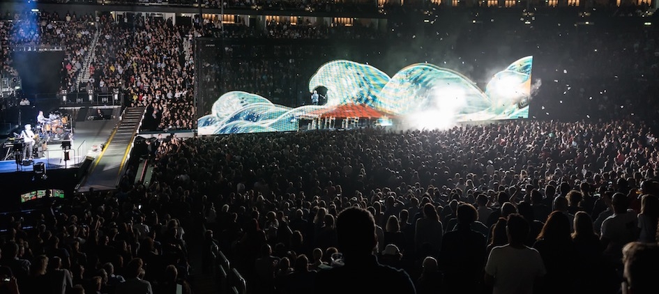 U2 – Vier Mal spielen die irischen Superstars 2015 in der Hauptstadt. – Die ganze Halle singt mit.