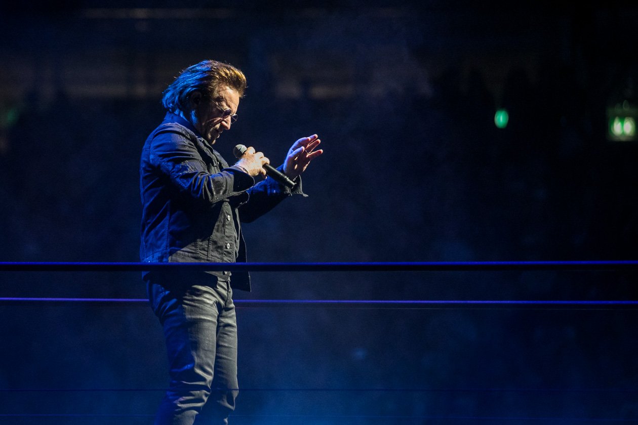 U2 beim Europa-Start der eXPERIENCE + iNNOCENCE Tour 2018 in Berlin – Bono und seine Band sind auch gekommen, um ihre Meinung zu sagen