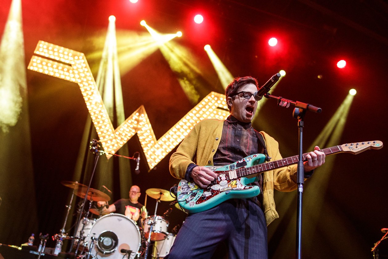 Weezer Rivers Cuomo. (2/17) Beverly Hills in town Rivers Cuomo und
