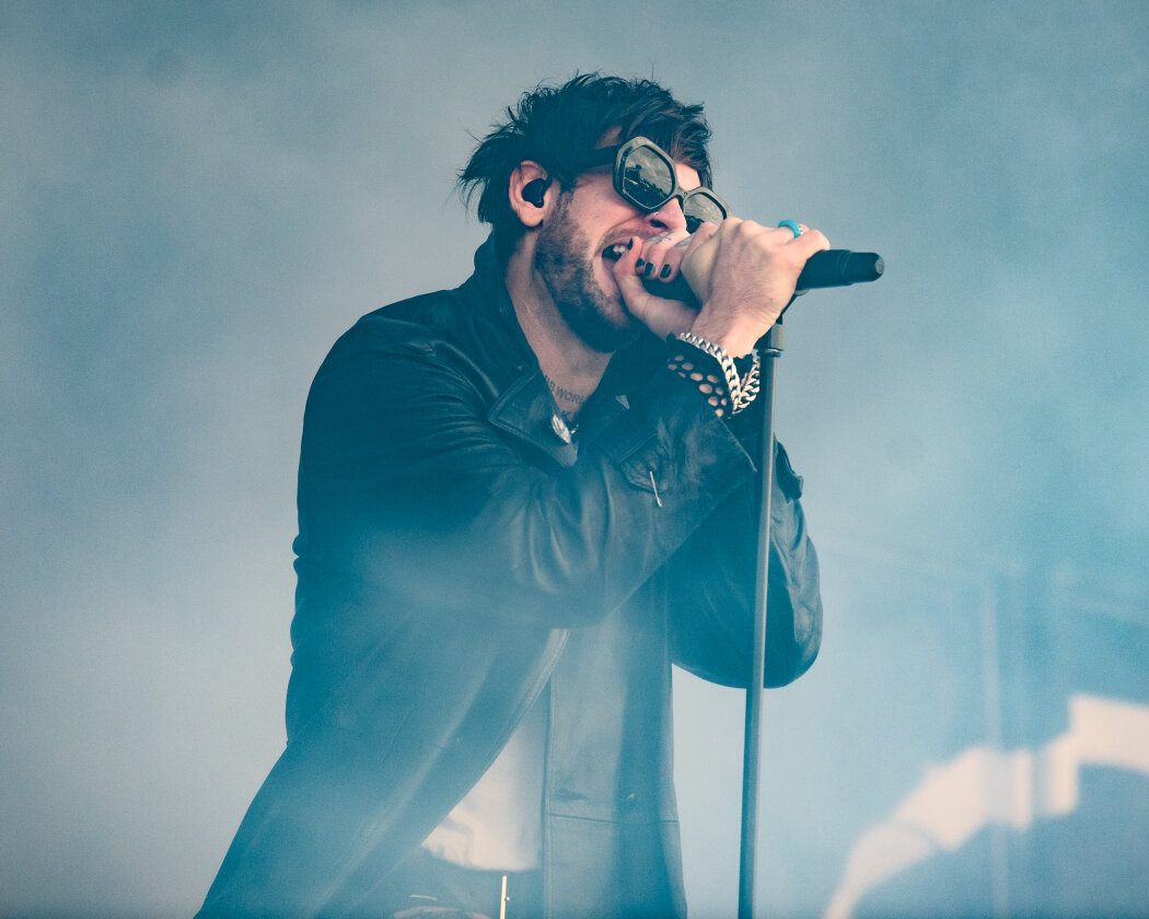While She Sleeps – While She Sleeps. (22/22) – Die britische Metalcore ...