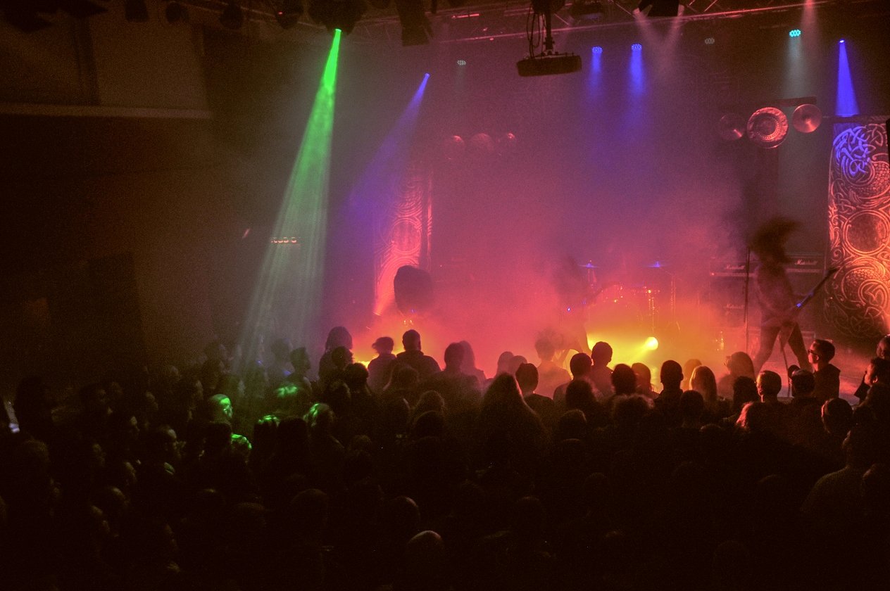 Wolves In The Throne Room – Wolves In The Ruhrpott: "Thrice Woven" live in Bochum. – Bunte Farben.