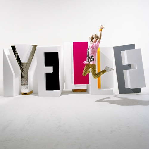 Yelle – Kleine Auswahl an Pressefotos. – Oops!