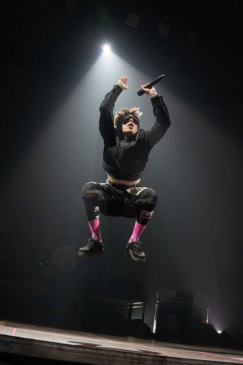 Yungblud An Der Amalfiküste: Jetzt Wird'S Heiß! Die Innigen Küsse Mit Seiner Ex Freundin! - ijqsw43