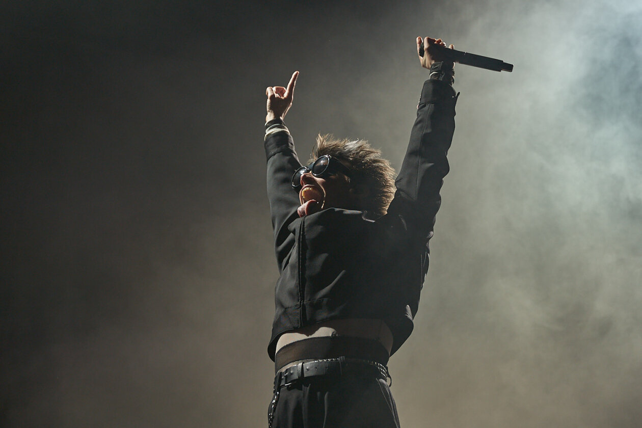 Yungblud An Der Amalfiküste: Jetzt Wird Spekuliert! Küssen Mit Seiner Ex   Was Ist Da Los? - 6eif688
