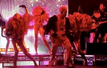 Dieses Kostümtheater in Brisbane könnte selbst Kylie Minogue neidisch machen., Der erste Gig ever | © EMI (Fotograf: )