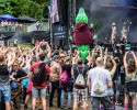 Im idyllischen 'Zaubertal' feiern Tausende Fans mit Peter Fox, Marteria, Bilderbuch, Broilers, Donots, Provinz u.v.a., Taubertal Festival, 2023 | © laut.de (Fotograf: Désirée Pezzetta)