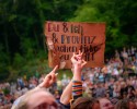 Im idyllischen 'Zaubertal' feiern Tausende Fans mit Peter Fox, Marteria, Bilderbuch, Broilers, Donots, Provinz u.v.a., Taubertal Festival, 2023 | © laut.de (Fotograf: Désirée Pezzetta)