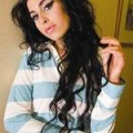 Amy Winehouse - Nackt gegen Brustkrebs