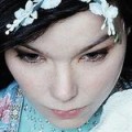Björk - "Crystalline" im Video