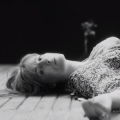 Florence And The Machine - Neuer Clip zu "Sky Full Of Song"