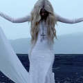 Avril Lavigne - Comeback-Video "Head Above Water"
