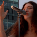 Lorde - Sängerin fühlt sich "Stoned At The Nail Salon"