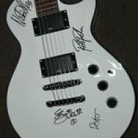 The Offspring – Signierte Gitarre zu gewinnen!