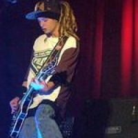 Tokio Hotel-Tom – Vom Saiten- zum Faustschwinger?