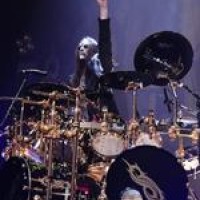Slipknot – Drummer Joey liegt im Krankenhaus