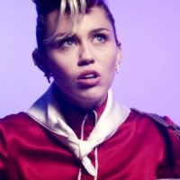 Miley Cyrus – "Younger Now" bezieht Stellung ... ein wenig