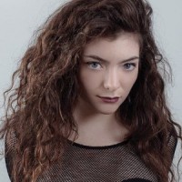 "In The Air Tonight" – Lorde covert Phil Collins