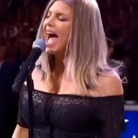Fremdscham – Fergie vergeigt Nationalhymne