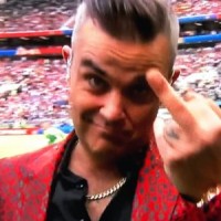 Robbie Williams – Mittelfinger zur WM-Eröffnung